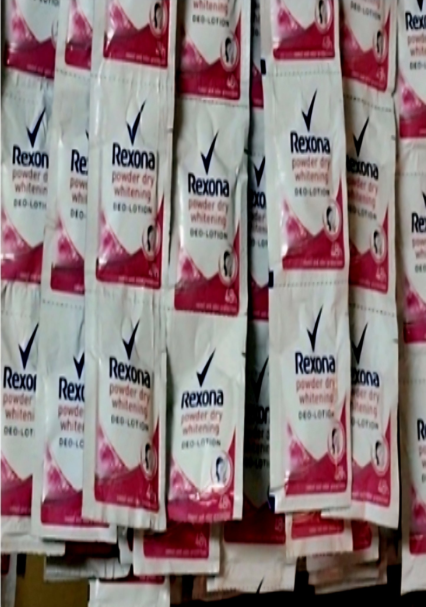 REXONA Women POWDER DRY + BRIGHTENING DEO-LOTION 3ml×12sachets Hanger (TRAVEL SIZE)