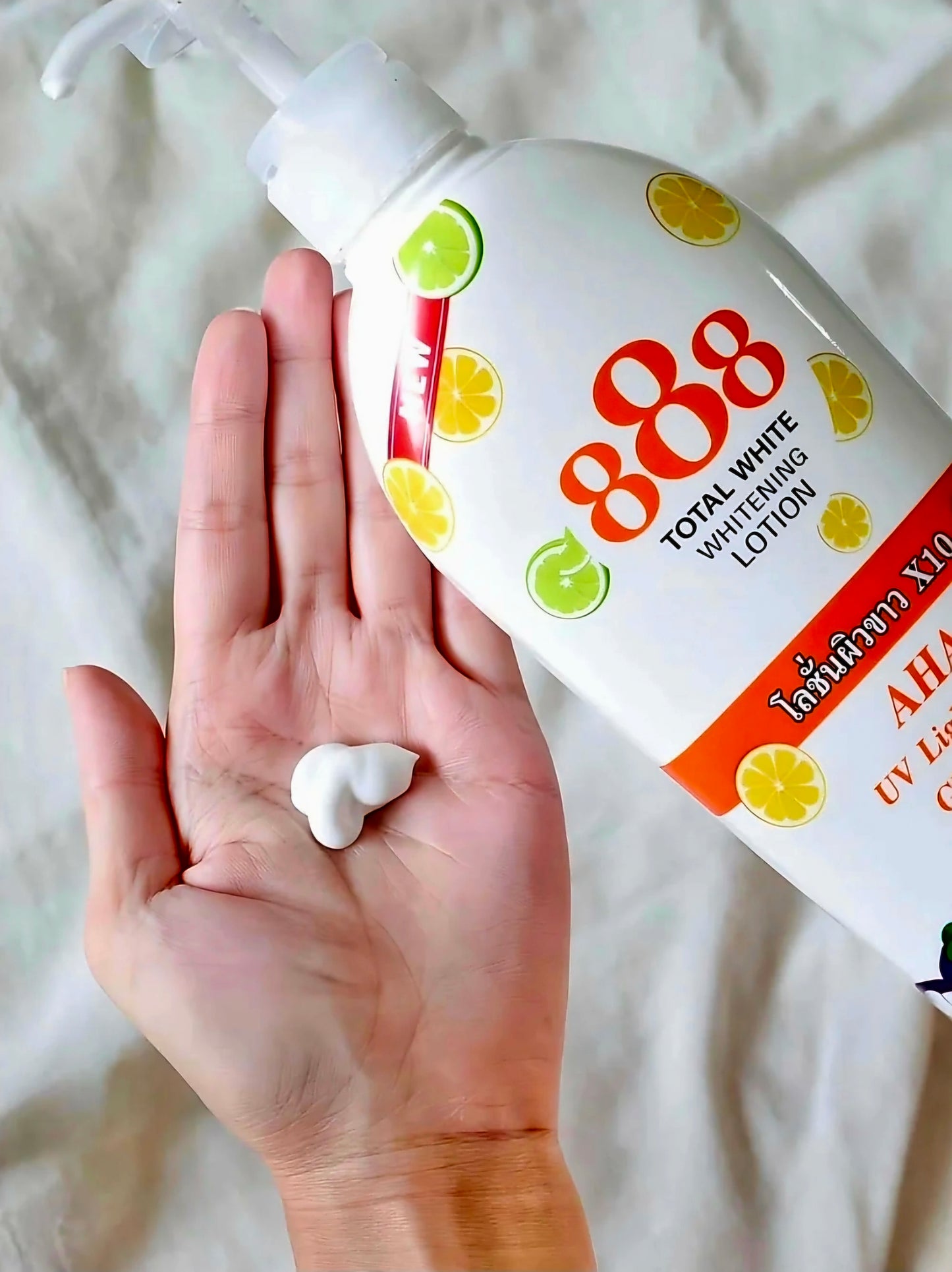 888 Total White Whitening Lotion AHA UV Lightening + Glutathione SPF123.99 PA++ 500ml